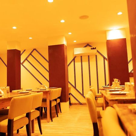 The Flamboyant Natraj Hotel Bharuch Luaran gambar