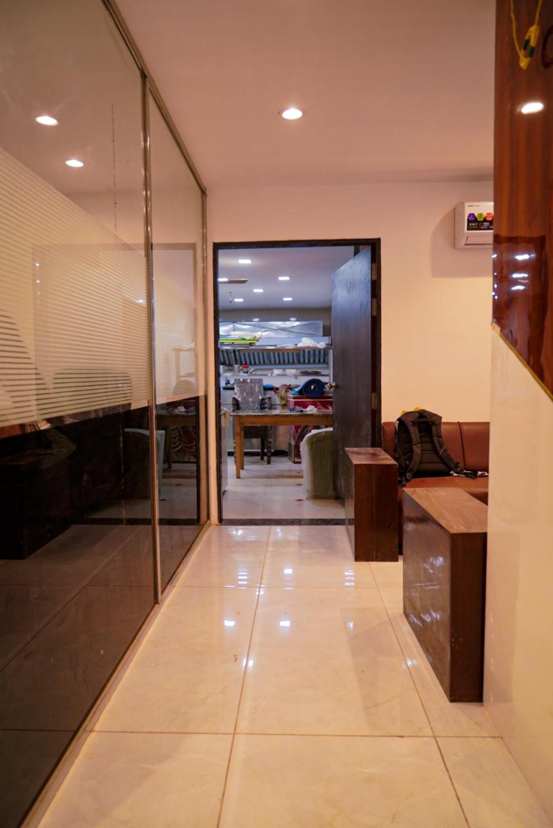 The Flamboyant Natraj Hotel Bharuch Luaran gambar