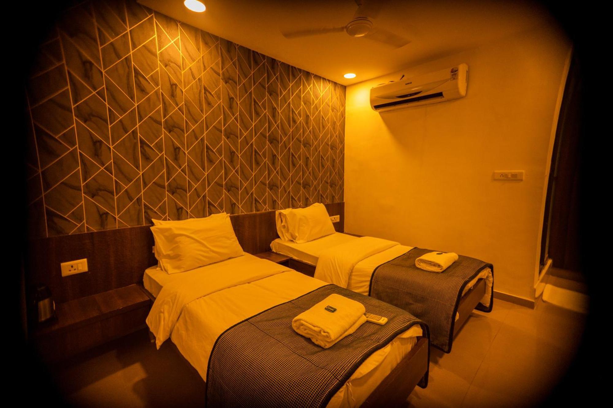 The Flamboyant Natraj Hotel Bharuch Luaran gambar