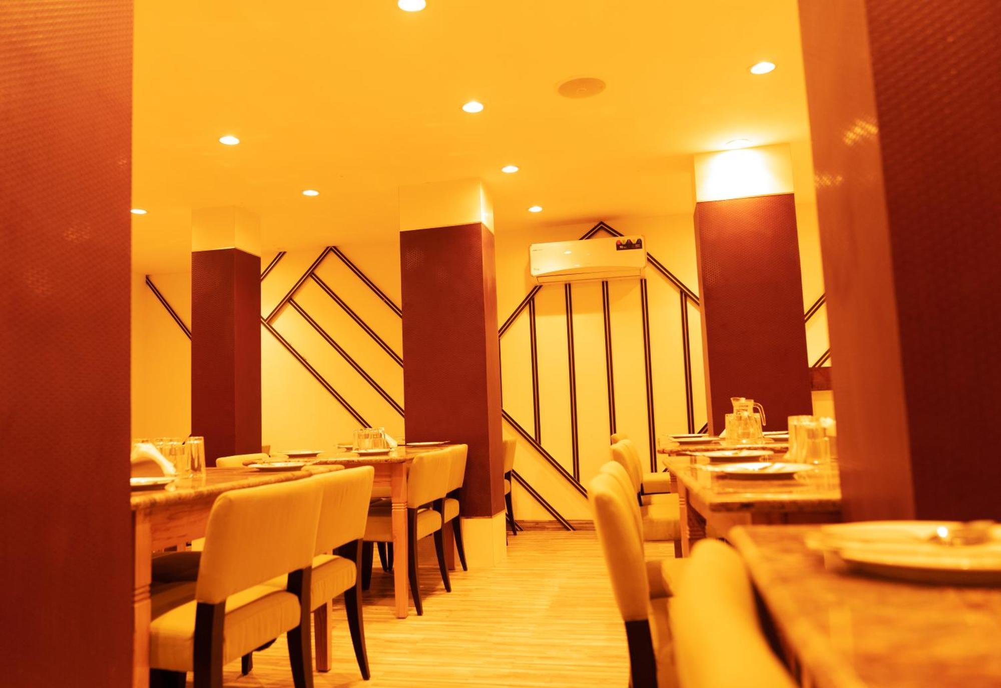 The Flamboyant Natraj Hotel Bharuch Luaran gambar