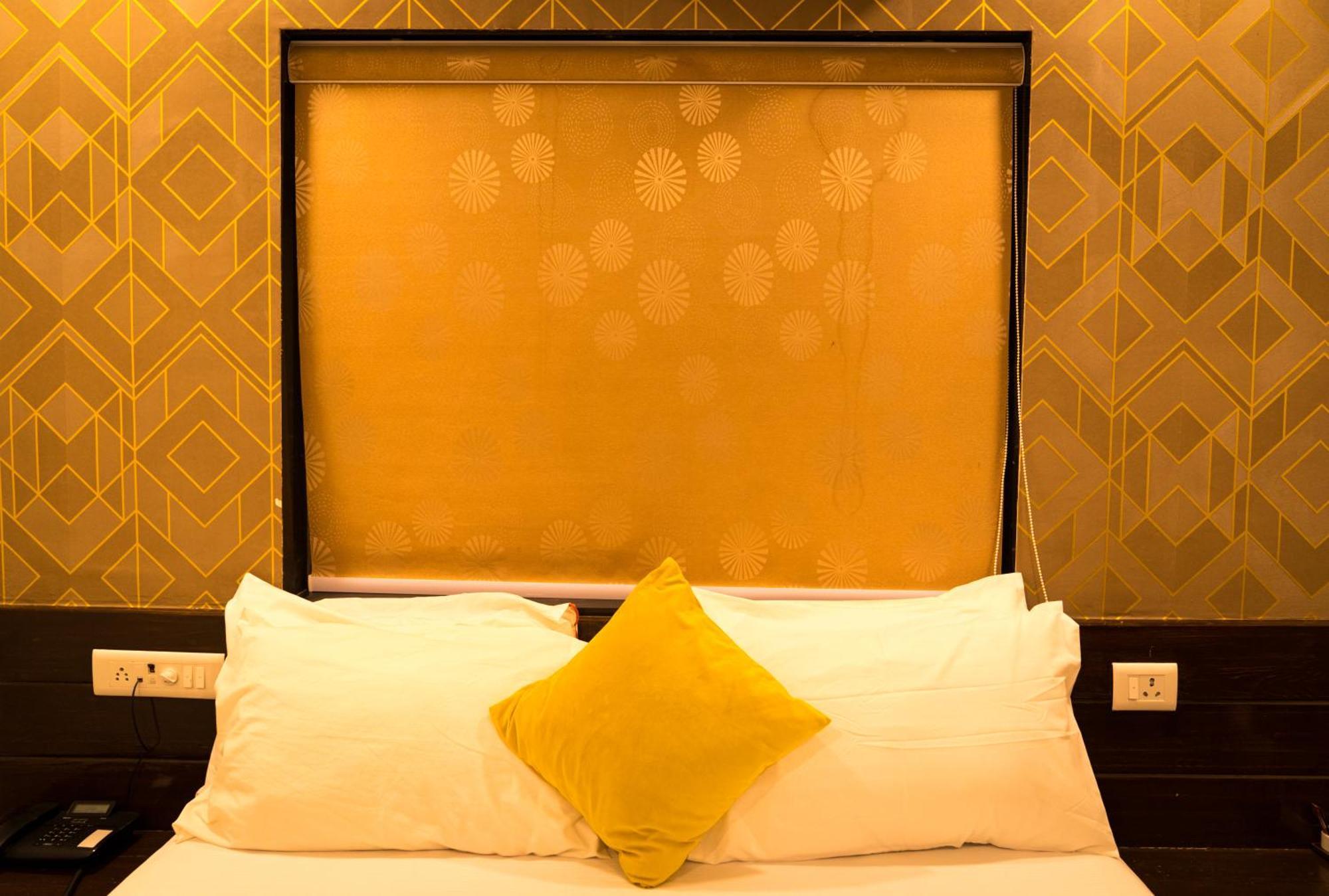 The Flamboyant Natraj Hotel Bharuch Luaran gambar