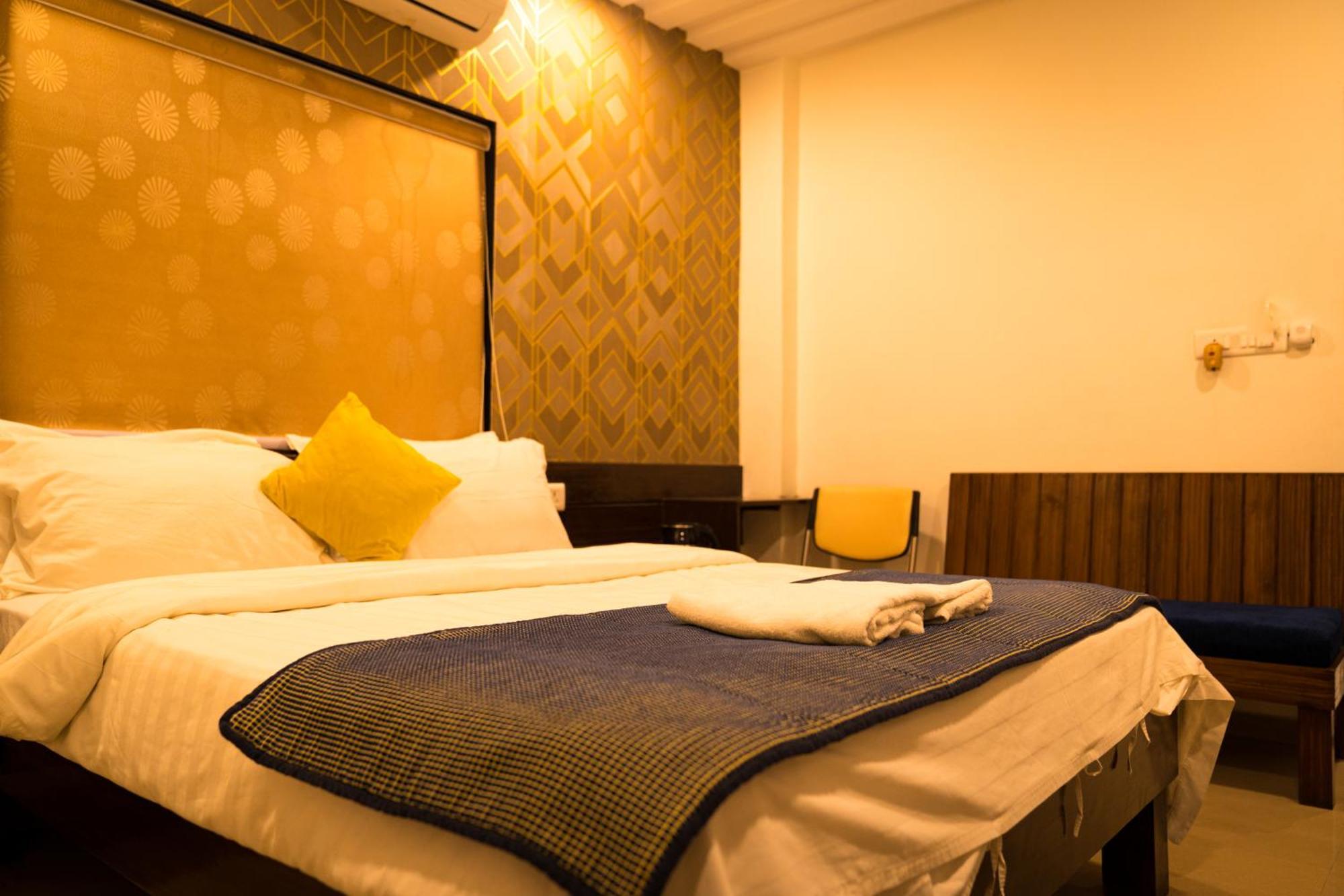 The Flamboyant Natraj Hotel Bharuch Luaran gambar