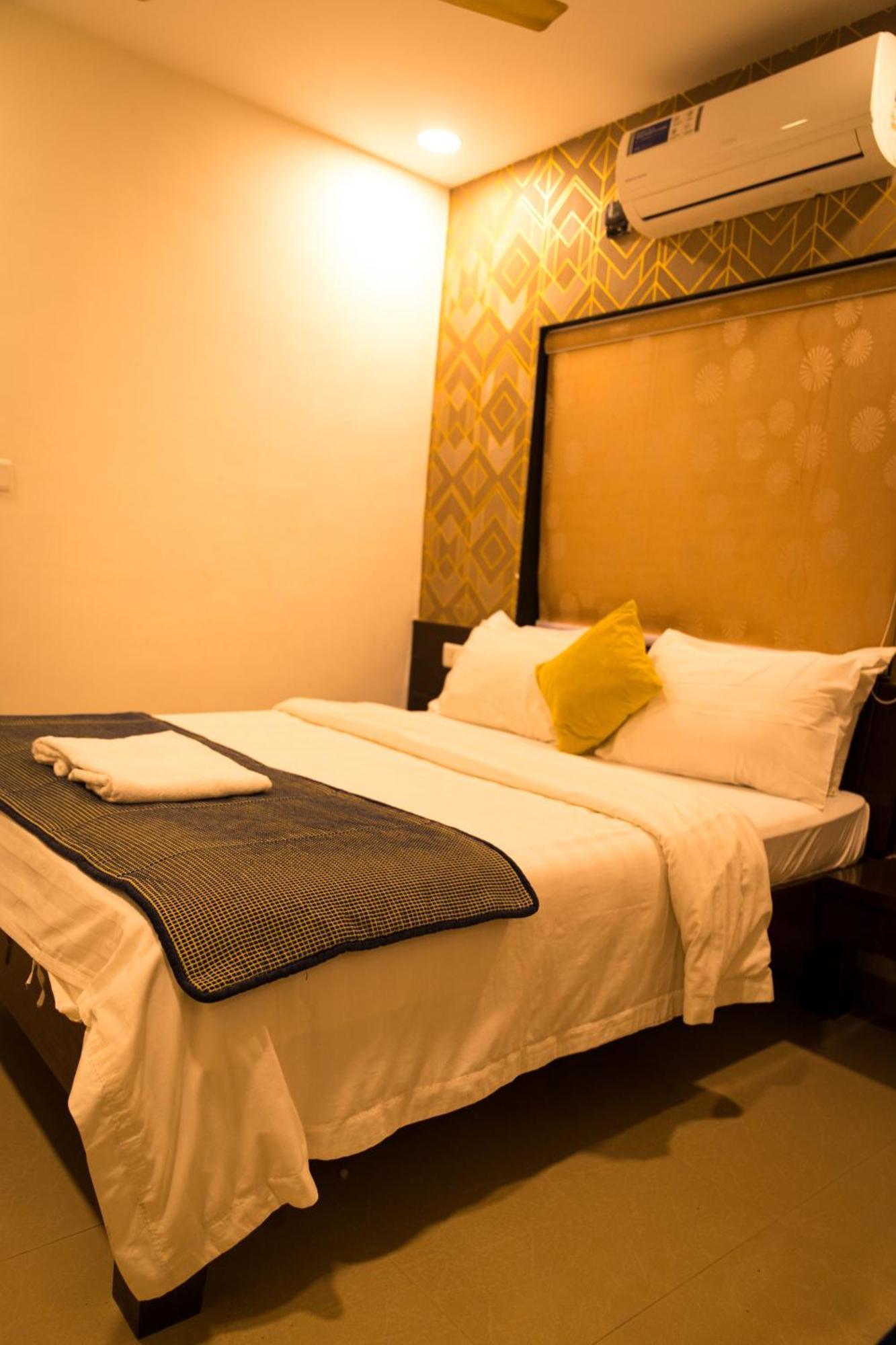 The Flamboyant Natraj Hotel Bharuch Luaran gambar